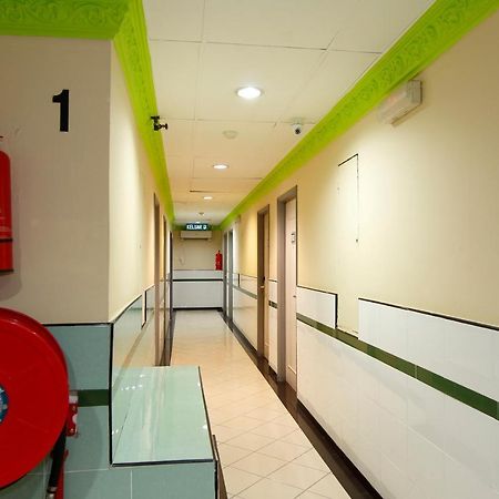 מירי Cosy Inn מראה חיצוני תמונה